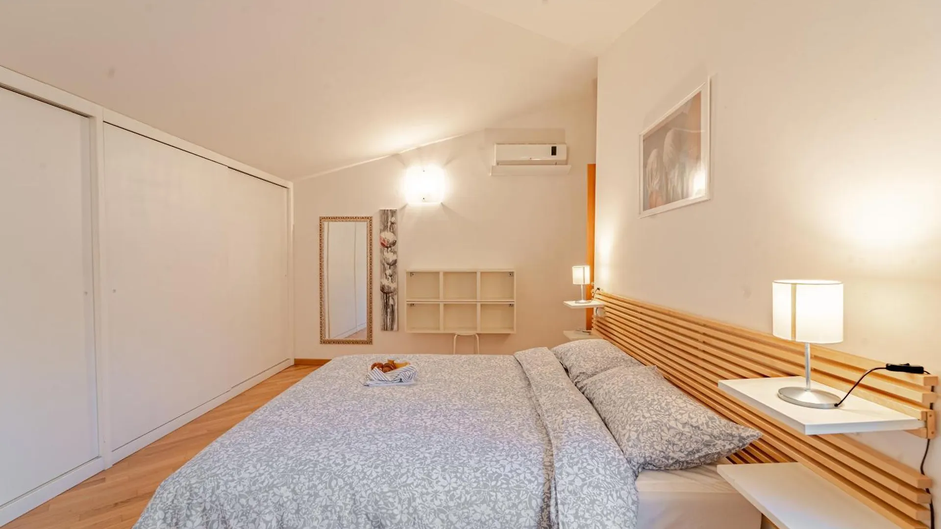 Mosse Bridge Apartment By Mamo Florence 0*,  Italy